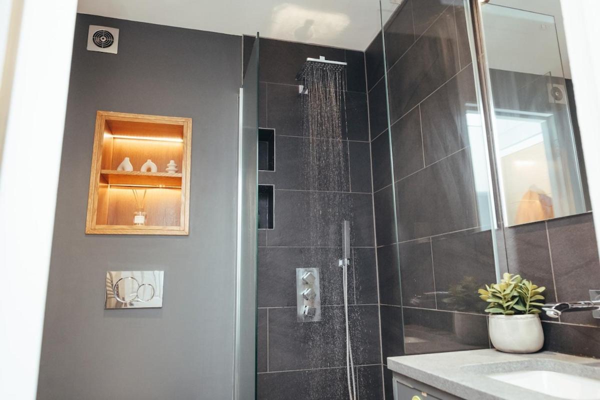 Stunning Soho Flat Central Ldn Londra Esterno foto